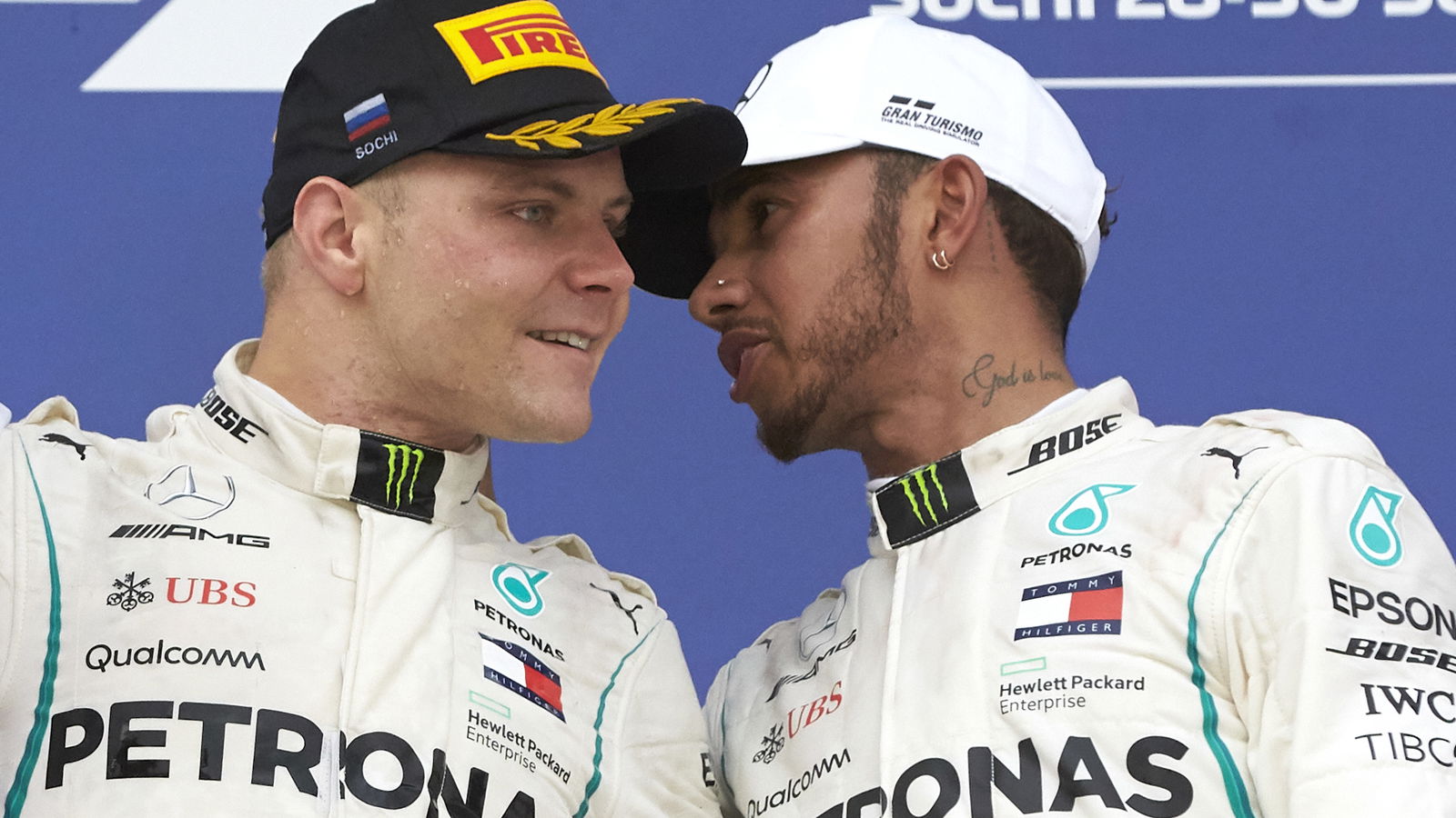 Hamilton: Tidak ada rencana untuk menyerahkan kemenangan balapan ke Bottas